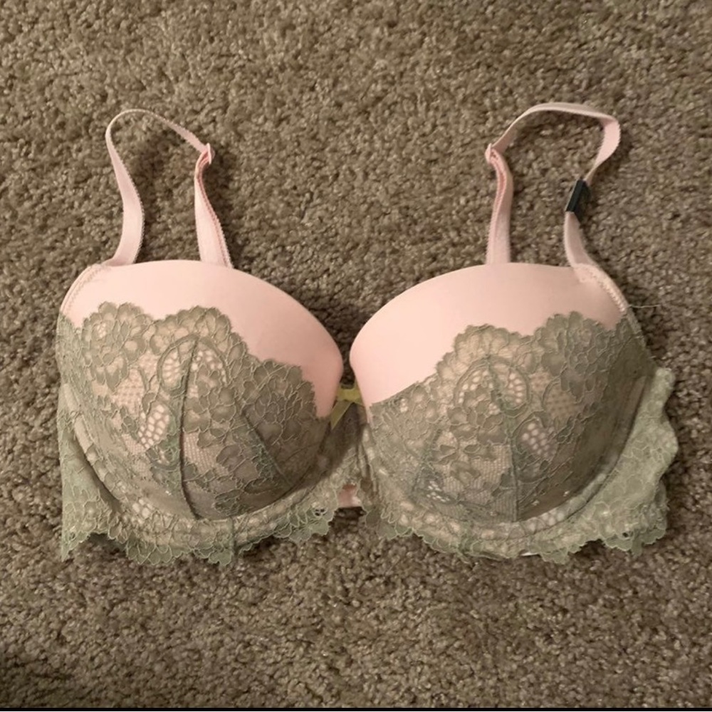 VS Bra - NWT